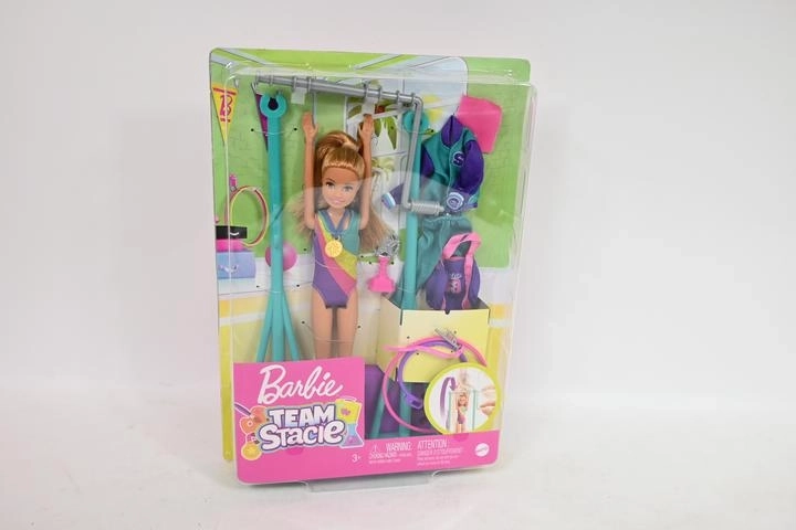 Barbie team Stacie – set de gimnastică cu bară rotativă și accesorii
