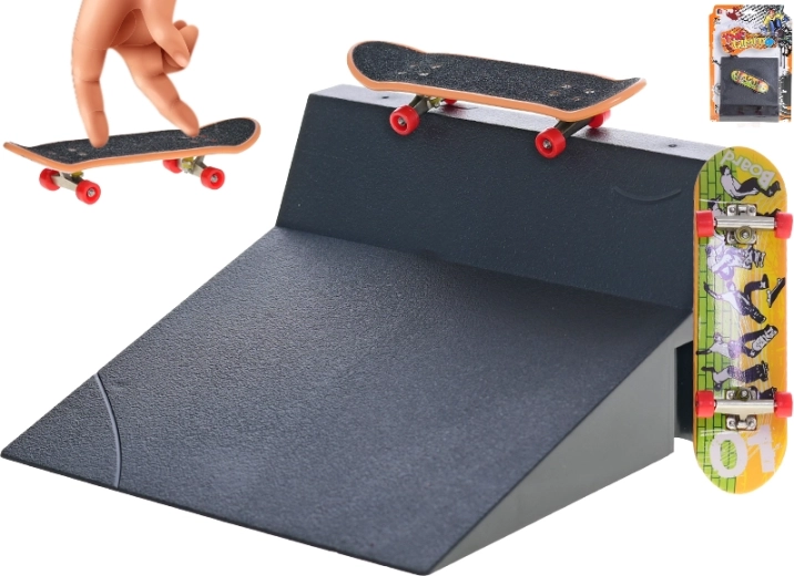 Mini skateboard din metal cu rampă 9,5 cm