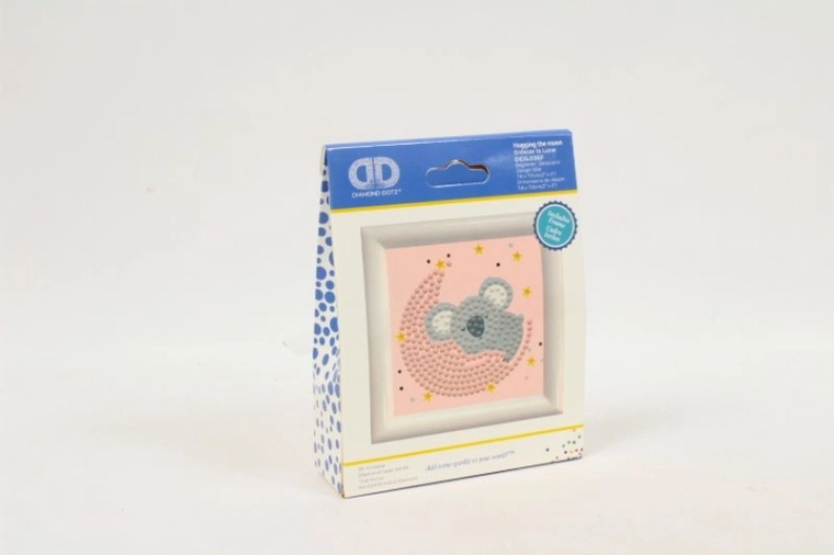 Diamond Dotz Hugging the Moon – set pentru broderie cu diamante