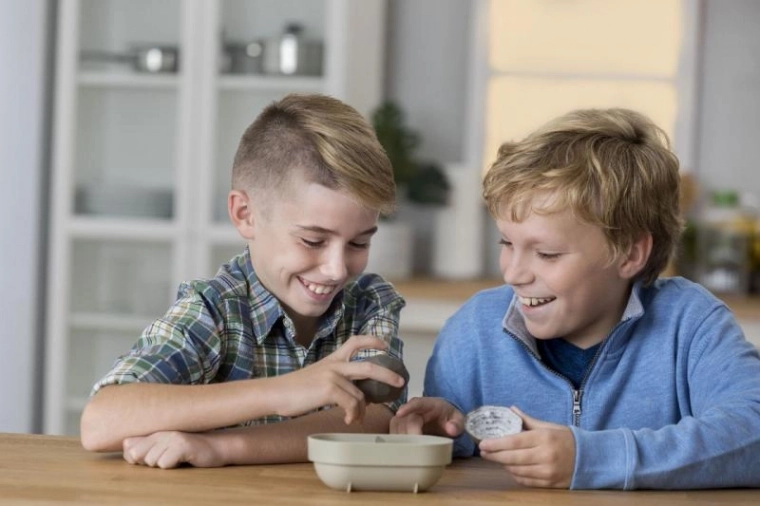 Cristale geode în creștere de la MAC TOYS – set experimental