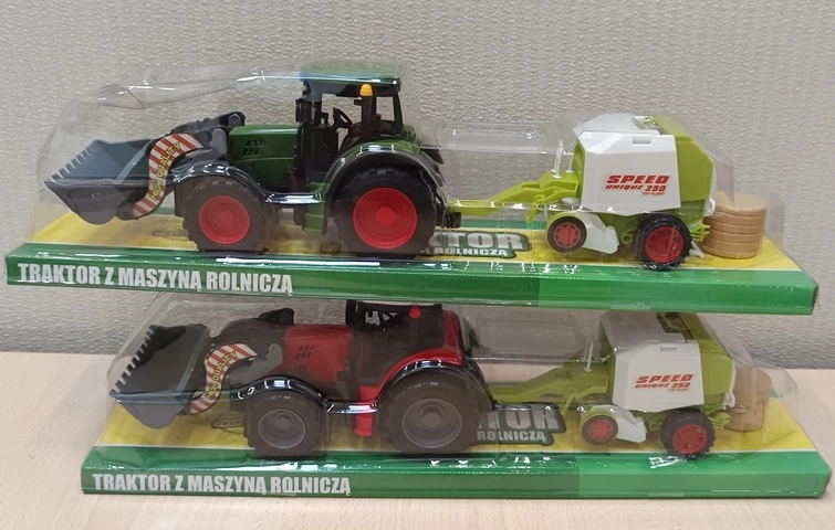 Tractor cu utilaj agricol