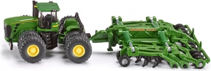 Tractor John Deere și set pentru arat