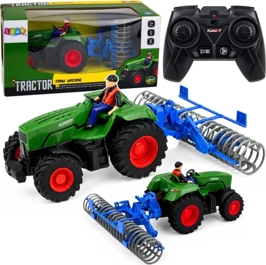 Tractor RC verde cu cilindru de câmp și figurină fermier 1:24