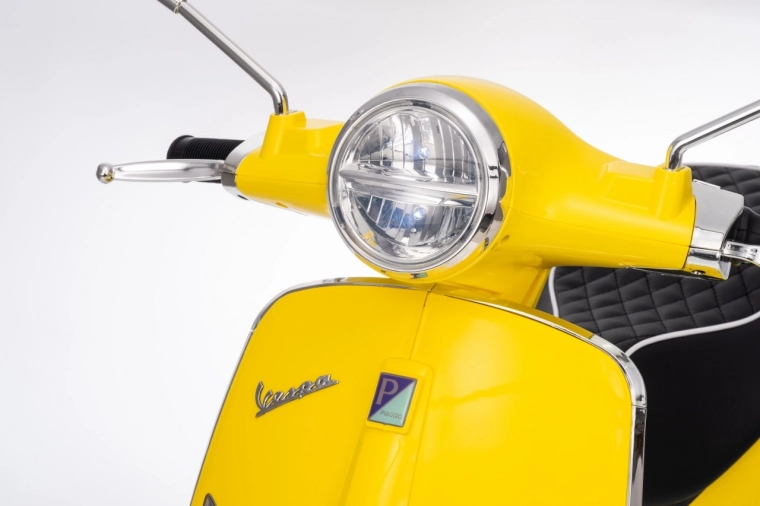 scuter electric pentru copii VESPA ROMA – galben