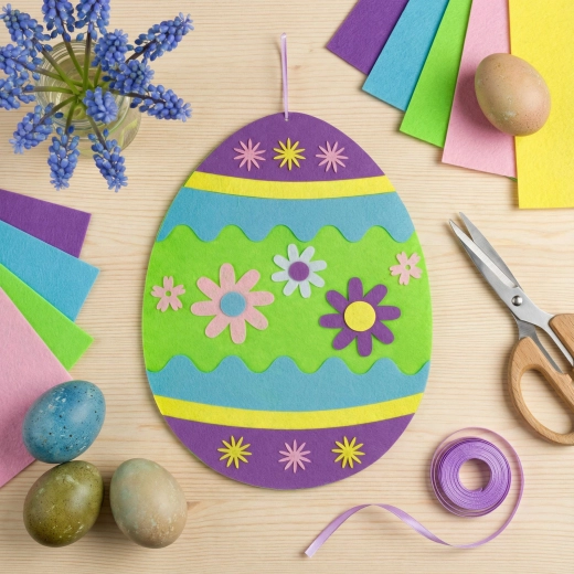 Decorațiune suspendată de Paște din fetru, în formă de ou, 38 × 28 cm - 1 bucată