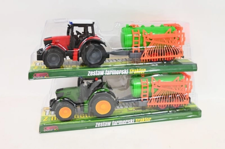 Tractor cu utilaj agricol