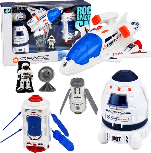 Set spațial cu navetă, satelit, capsulă, antenă de comunicații și astronaut