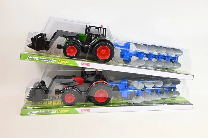 Tractor cu utilaj agricol