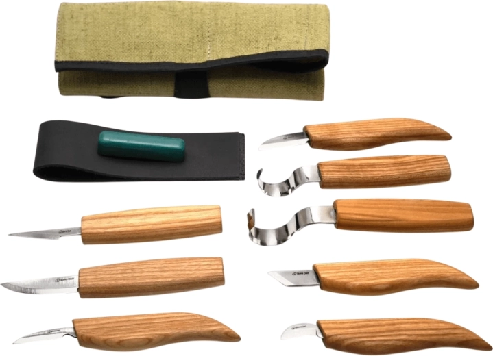 BeaverCraft set de 8 cuțite pentru sculptură în lemn în rolă cu accesorii