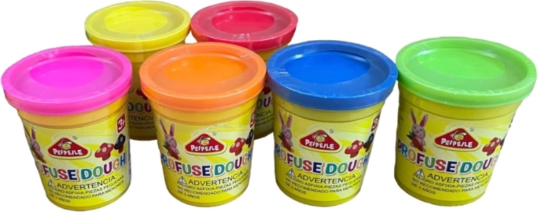 Plastilină în pahar pentru copii