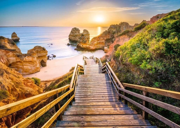 Puzzle Ravensburger Scările către plaja Camilo, Algarve – 1000 de piese