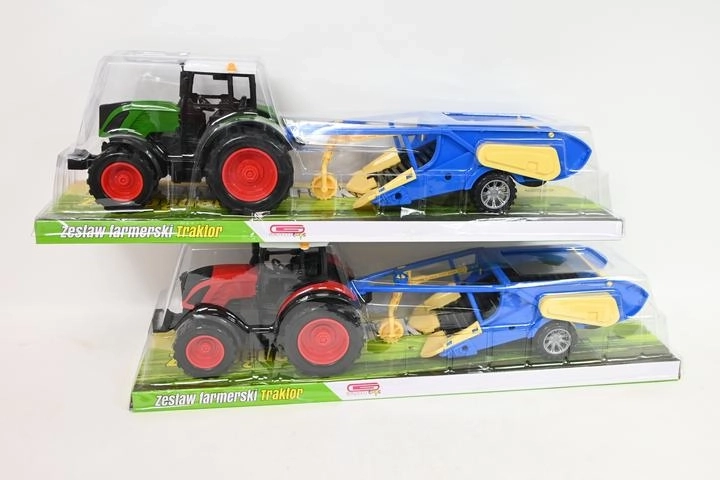 Tractor cu utilaj agricol