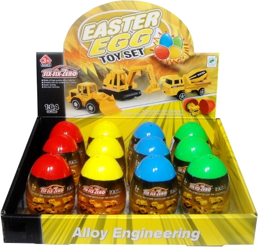 Mașină de construcții într-un ou din plastic – jucărie de colecție