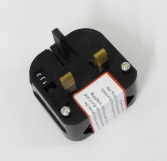 Adaptor de la priză DE la priză GB
