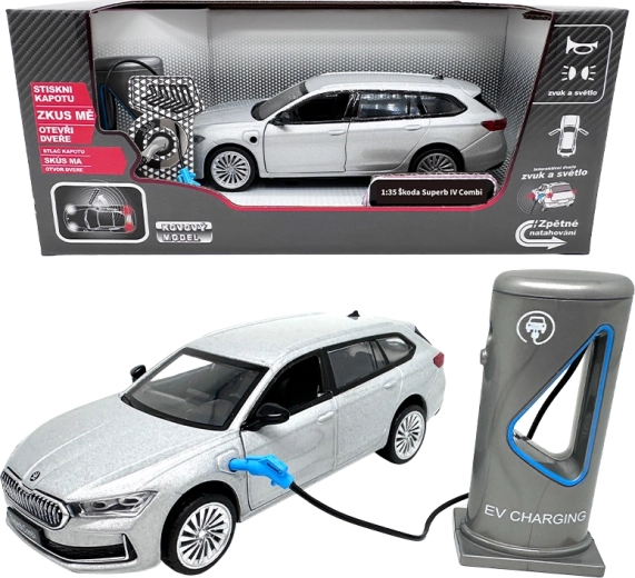 Model metalic Škoda Superb IV Combi 1:35 cu sunete și lumini, gri argintiu