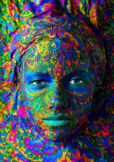 Puzzle Femeie machiată artistic 1000 piese