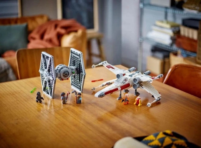 Stel Star Wars TIE și X-wing LEGO