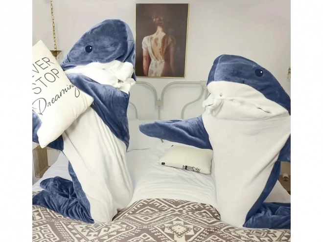 Pijama cu glugă tip rechin pentru iarnă