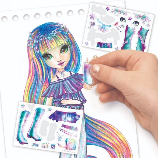 Decorare ușoară cu autocolantele incluse