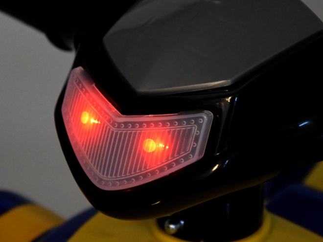 Vehicul ride-on quad cu sunete și lumini Goodyear