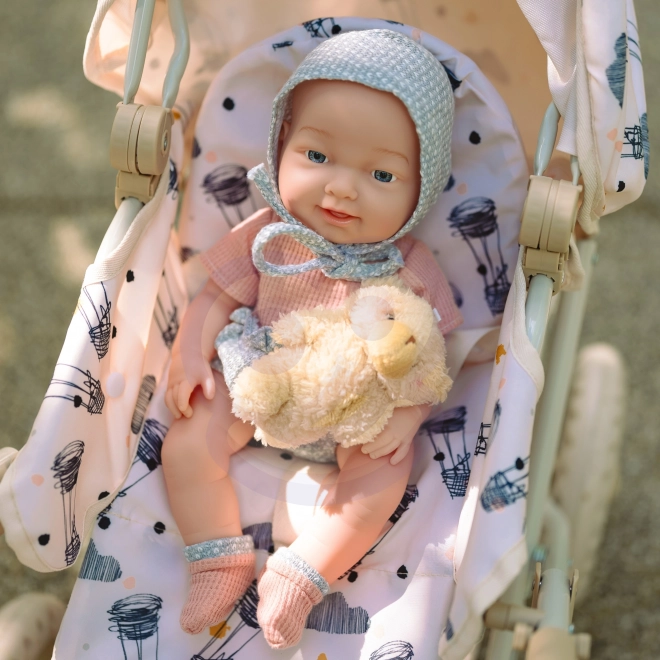 Bebe cu accesorii de hrănire de la Woopie Royal