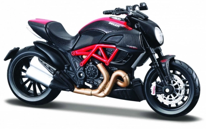 Model metalic Ducati Diavel Carbon 1/18