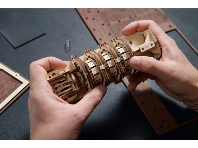 Puzzle mecanic din lemn Ugears - Cartea secretelor