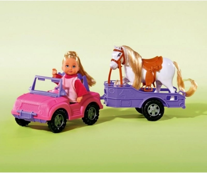 păpușa Evița cu jeep și remorcă pentru cai