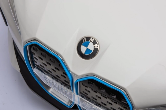 Mașinuță pe baterii BMW I4 4x4 albă