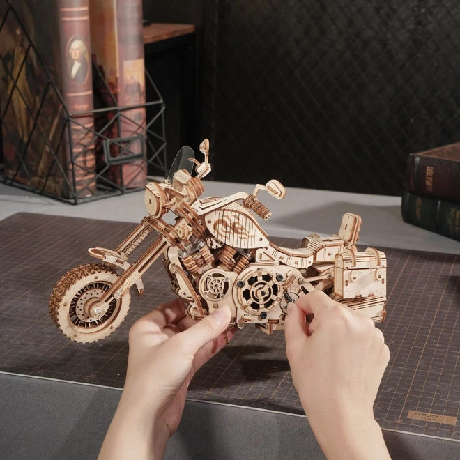 Puzzle 3D din lemn Motocicletă Cruiser - 420 Piese