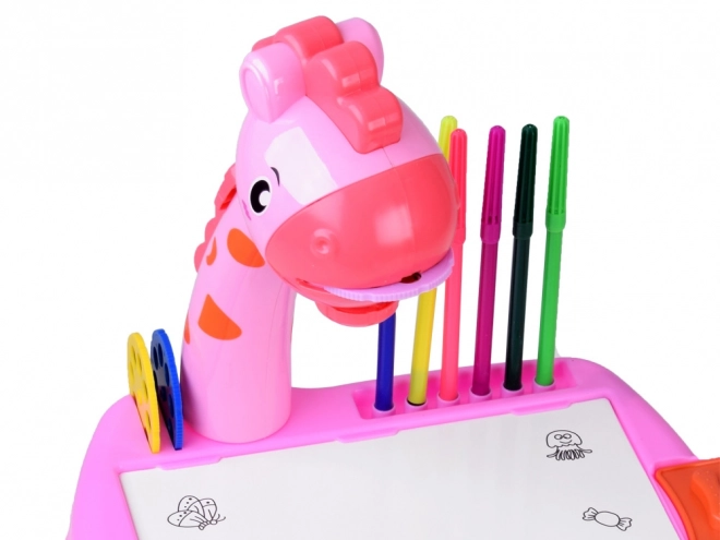 Proiector girafa pentru copii cu 12 carioci – Roz