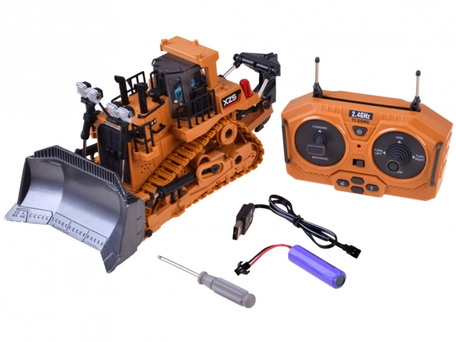 Buldozer cu braț mobil telecomandat