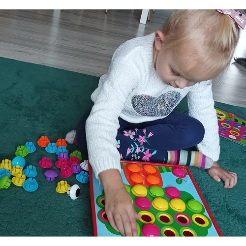 Joc colorat și distractiv