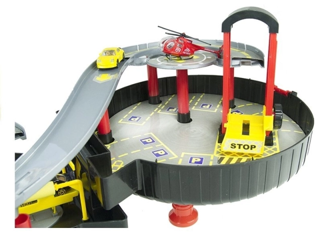 Distracție pe două etaje cu rampe și heliport