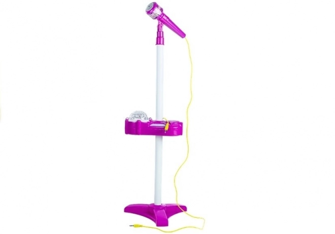 Microfon cu stativ și proiector pentru fete