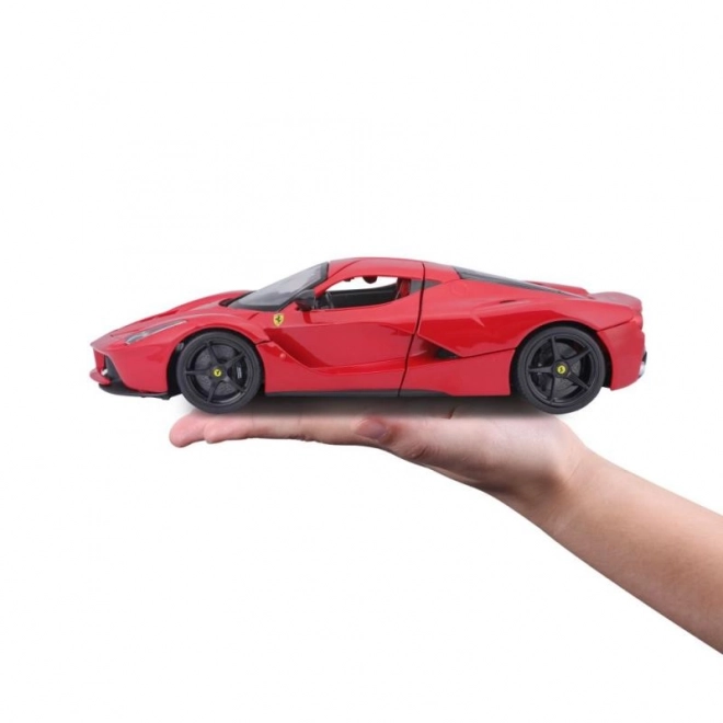 Mașinuță metalică Ferrari LaFerrari roșie Bburago la scară 1:18