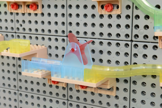 Set constructiv Masterkidz pistă pentru bile Tablă STEM 440 piese