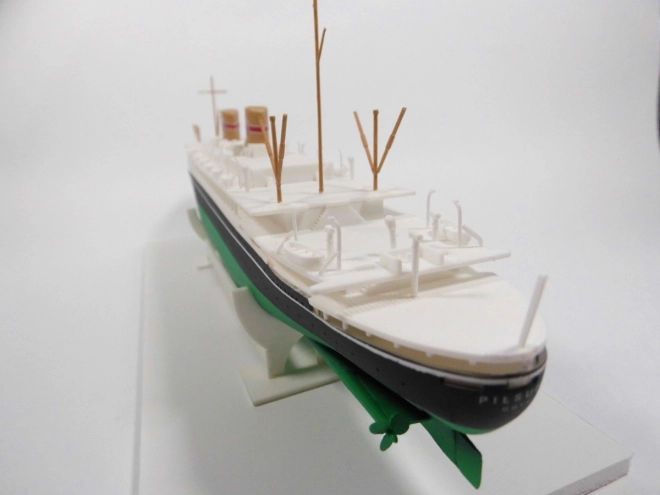Model de nave m/s Piłsudski