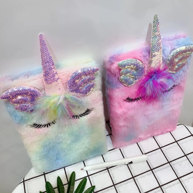 Caiet pufos colorat cu unicorn A5 – Roz