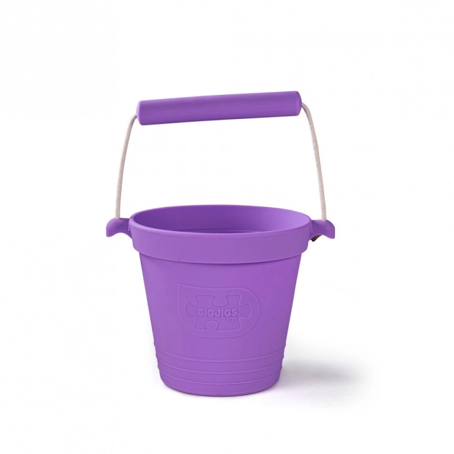 jucărie găleată plajă pliabilă violet de la Bigjigs Toys