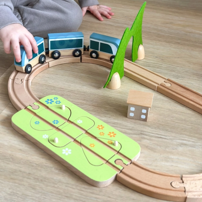 Set trenuleț din lemn cu sortator de forme Classic World 40 piese