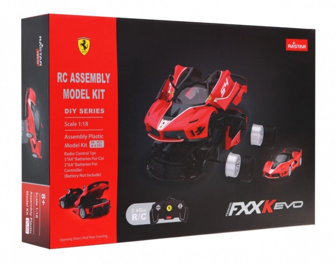 Mașină de model Ferrari FXX-K Evo RASTAR 1:18 cu telecomandă