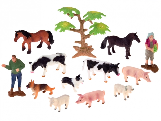 Ferma mare echipată cu tractoare, animale și accesorii