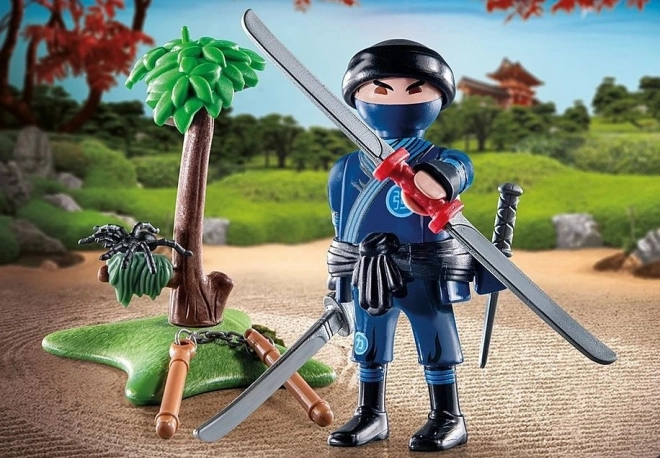 Ninja de acțiune cu echipament realist