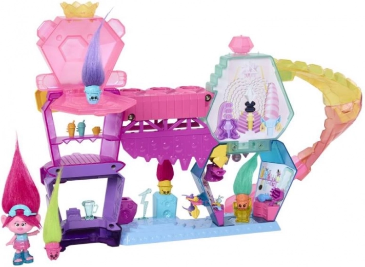 Aventură pe două niveluri cu scenă și tobogan