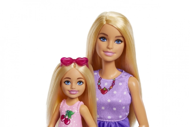 Păpuși Barbie și Chelsea la picnic