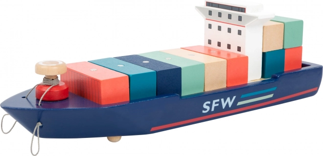 Navă portcontainer cu remorchere
