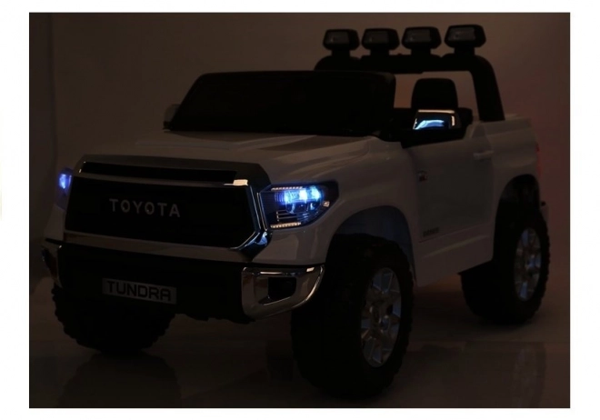 Toyota Tundra mașină pe baterii pentru copii albă
