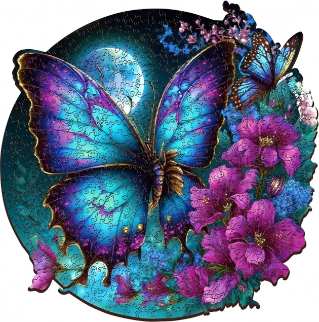 Motivul strălucitor al fluturelui ca decorațiune de design