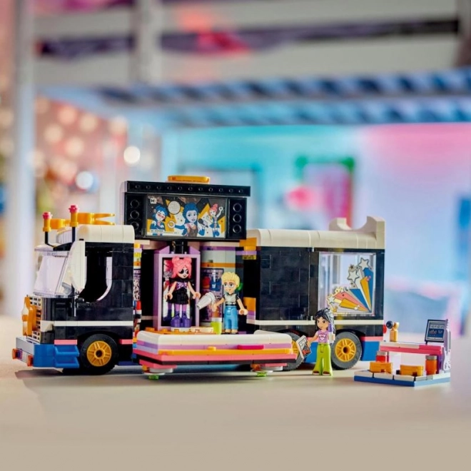 Autobuzul concertului vedetei pop LEGO Friends